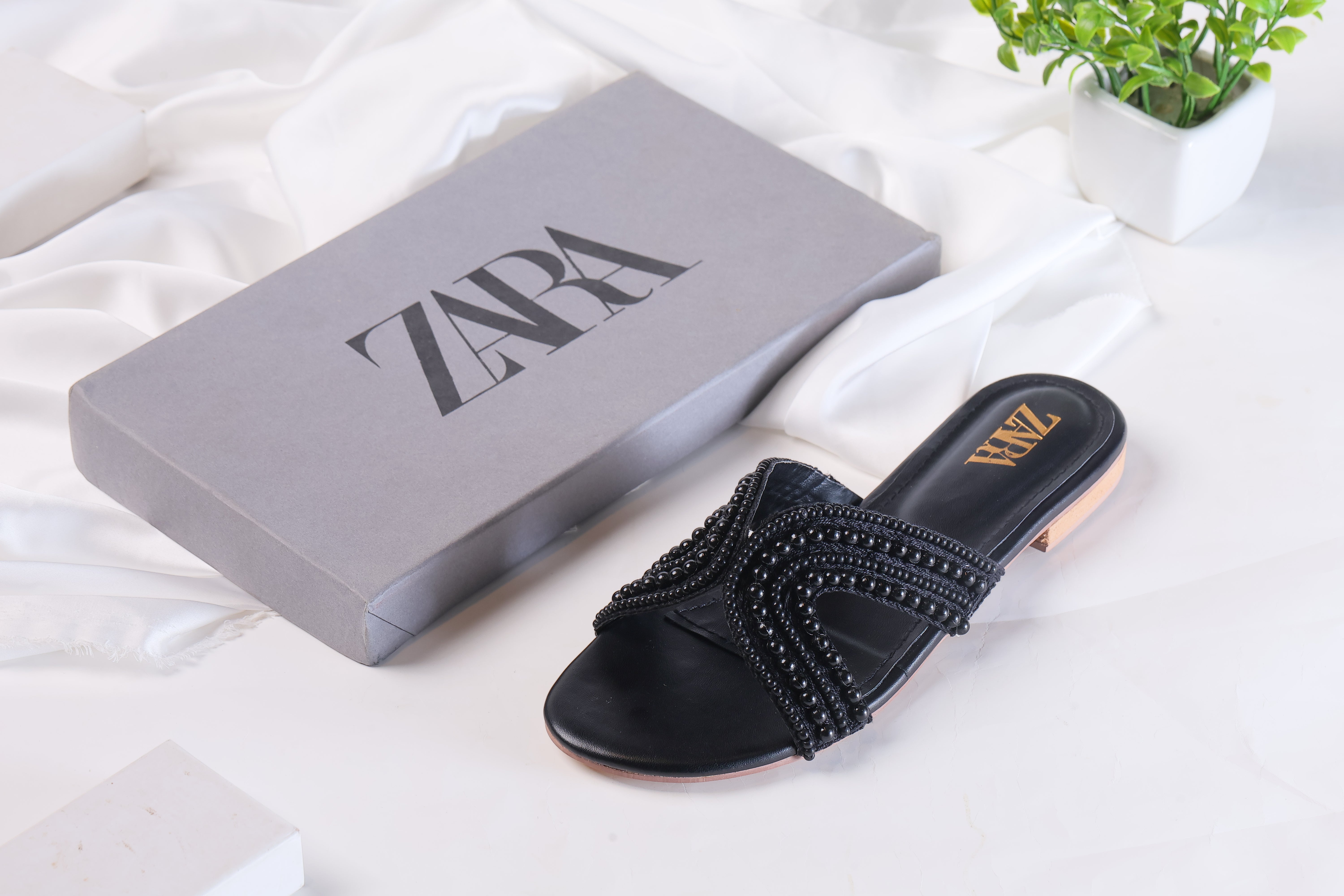 ZARA HAND MADE PEARL-BLACK