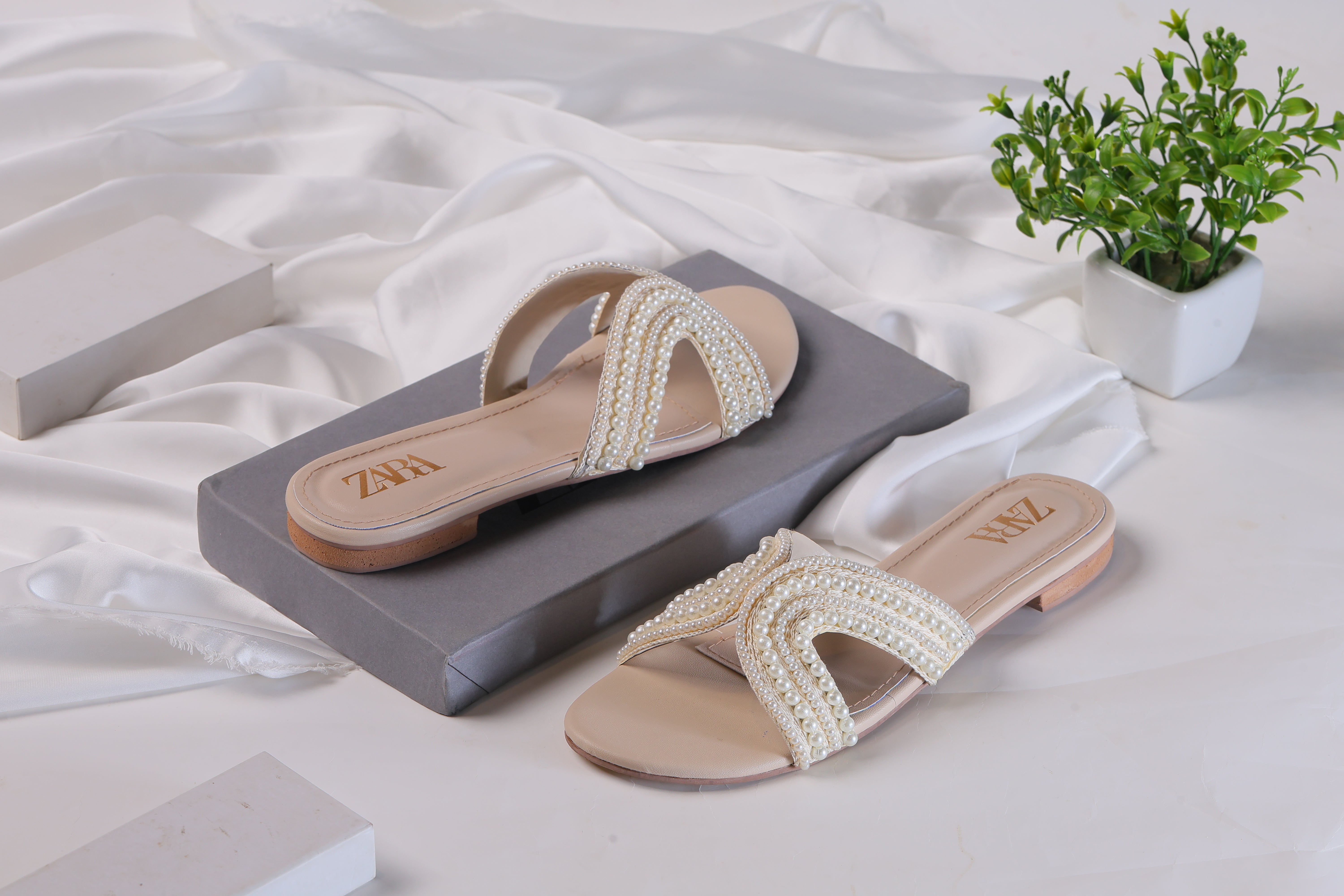 ZARA HAND MADE PEARL-BEIGE