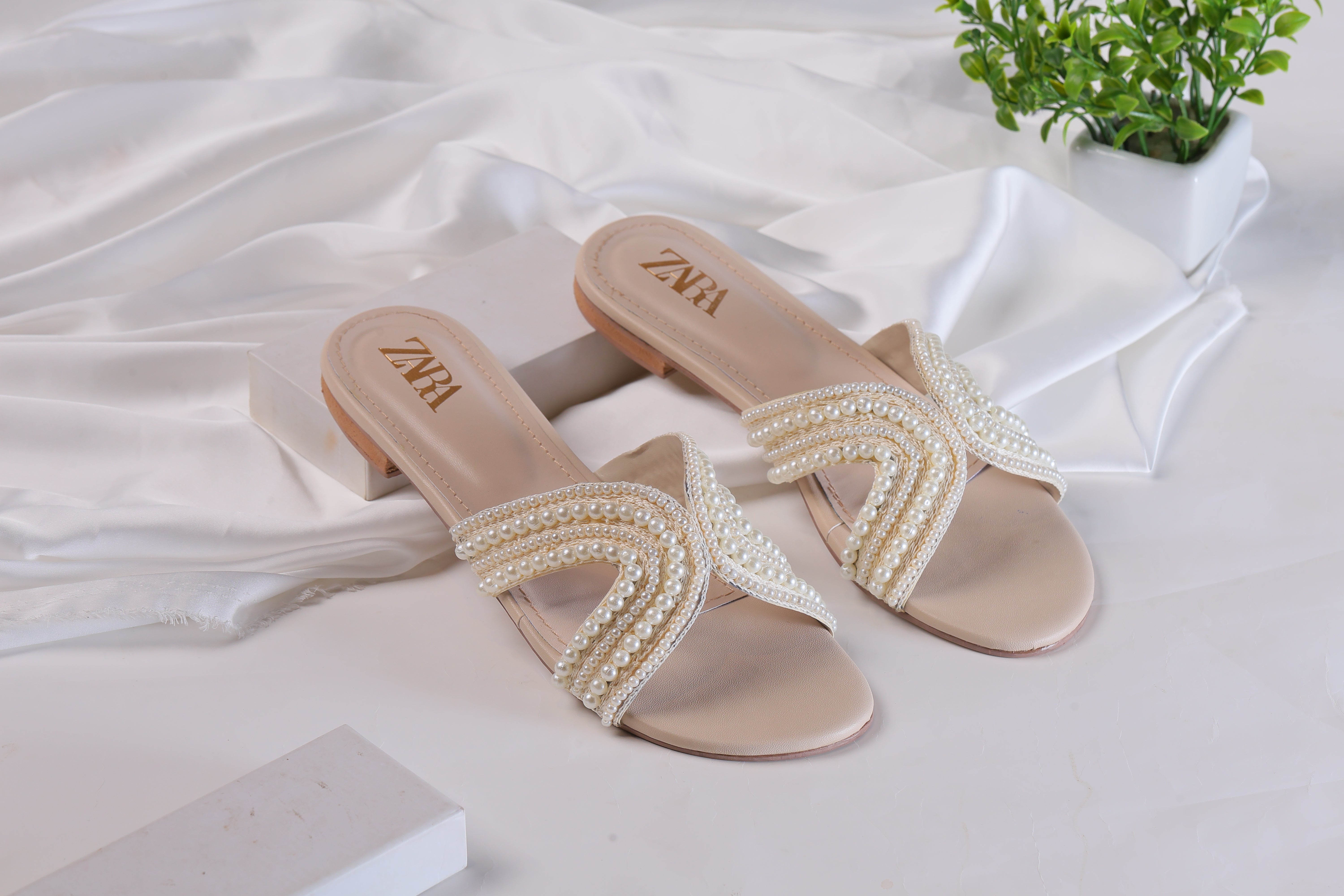 ZARA HAND MADE PEARL-BEIGE