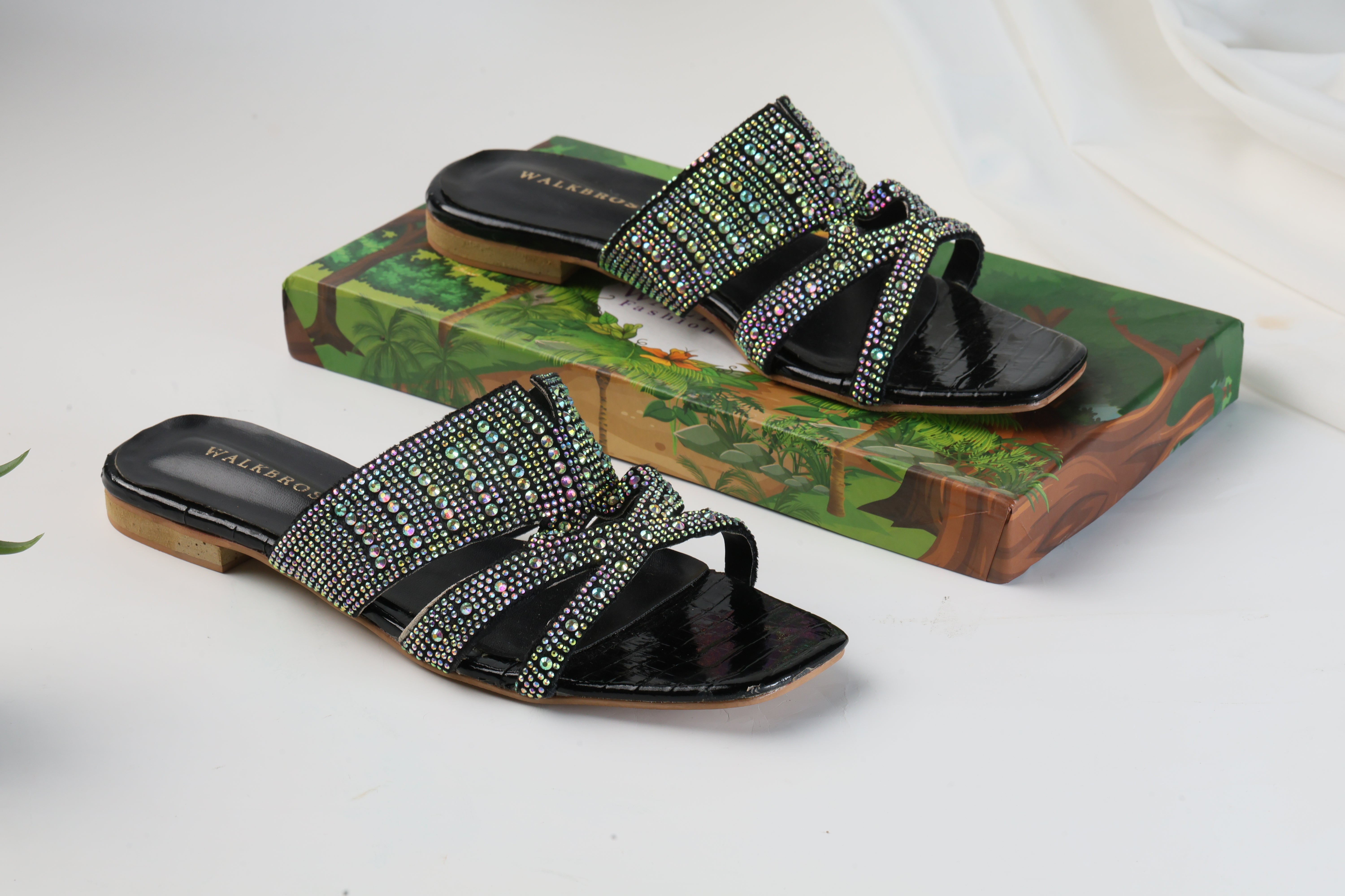 WALKBROS BEAUX FANCY SLIPPERS - BLACK LOUIS