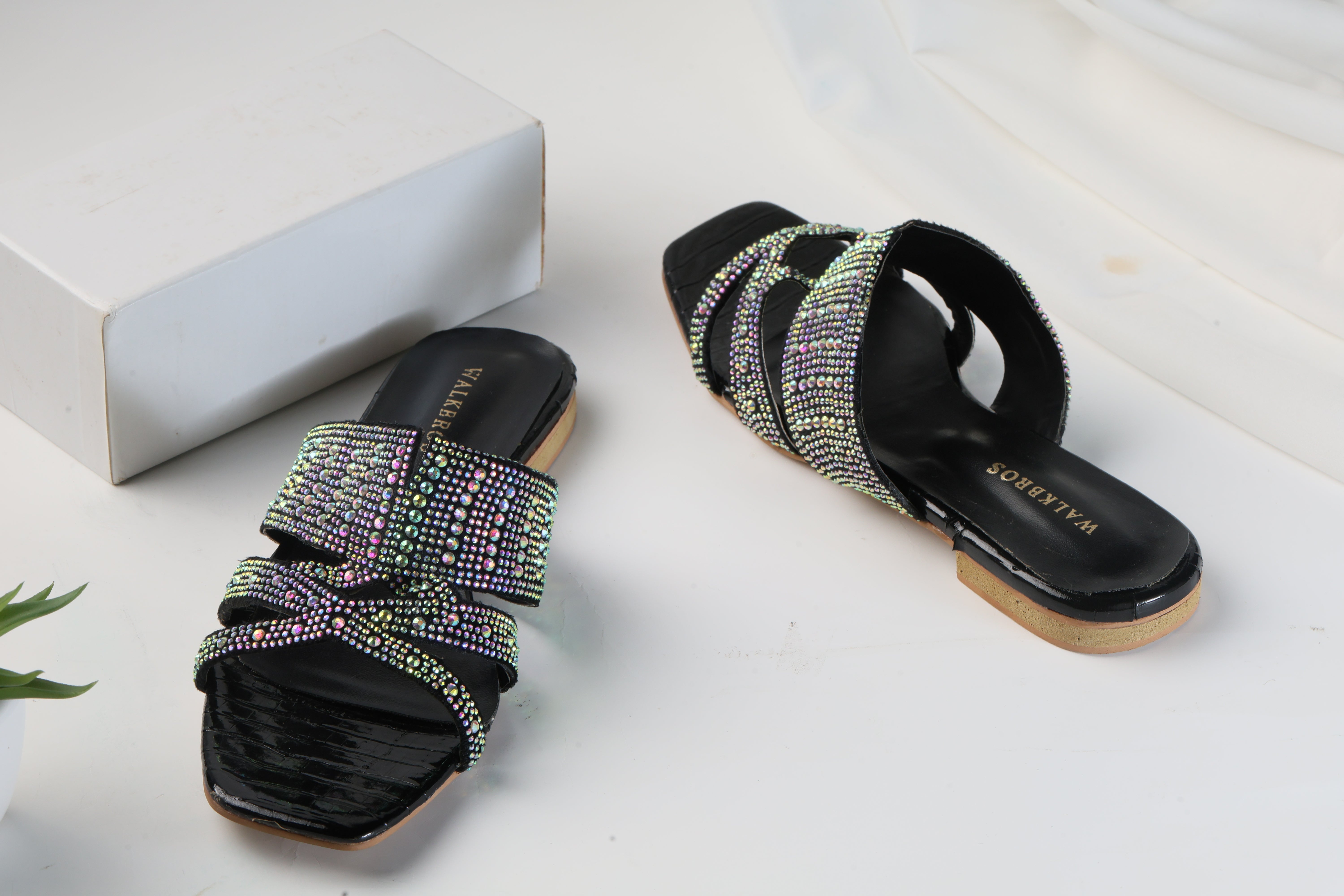 WALKBROS BEAUX FANCY SLIPPERS - BLACK LOUIS