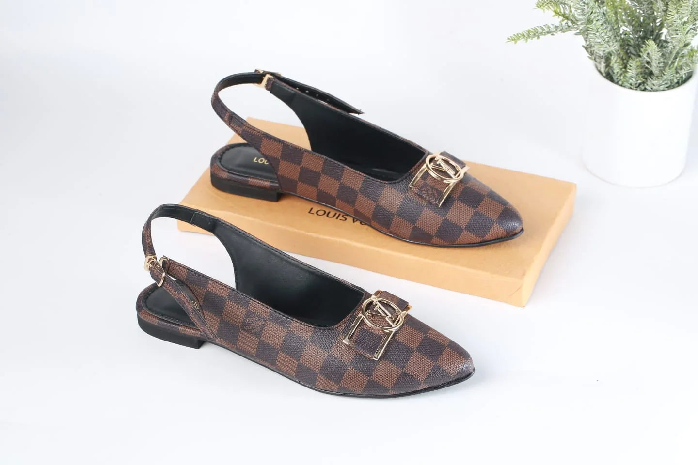 LV MONOGRAM POINTED TOE FALT PUMPS