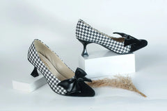 WALKBROS WOMEN'S KITTEN HEELS POINTED TOE PUMPS - BLACK & WHITE