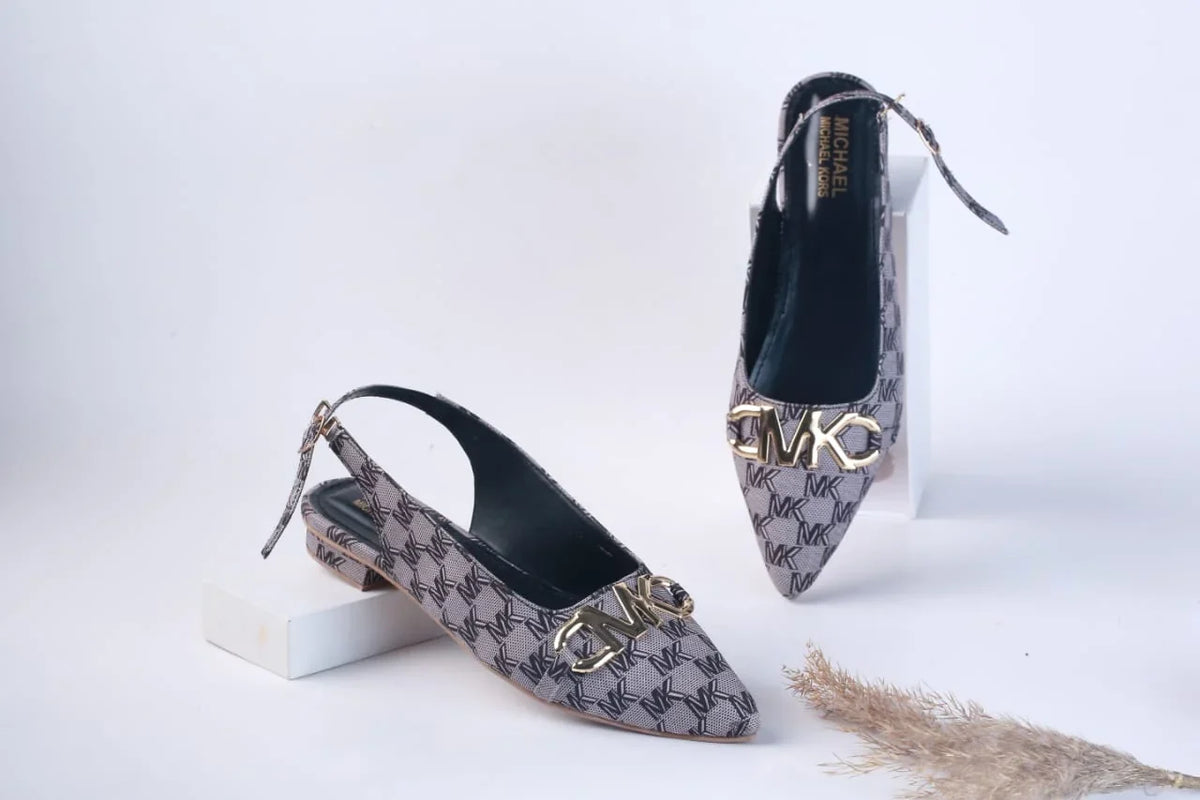 MICHAEL KORS POINTED TOE FLAT PUMPS - BLACK