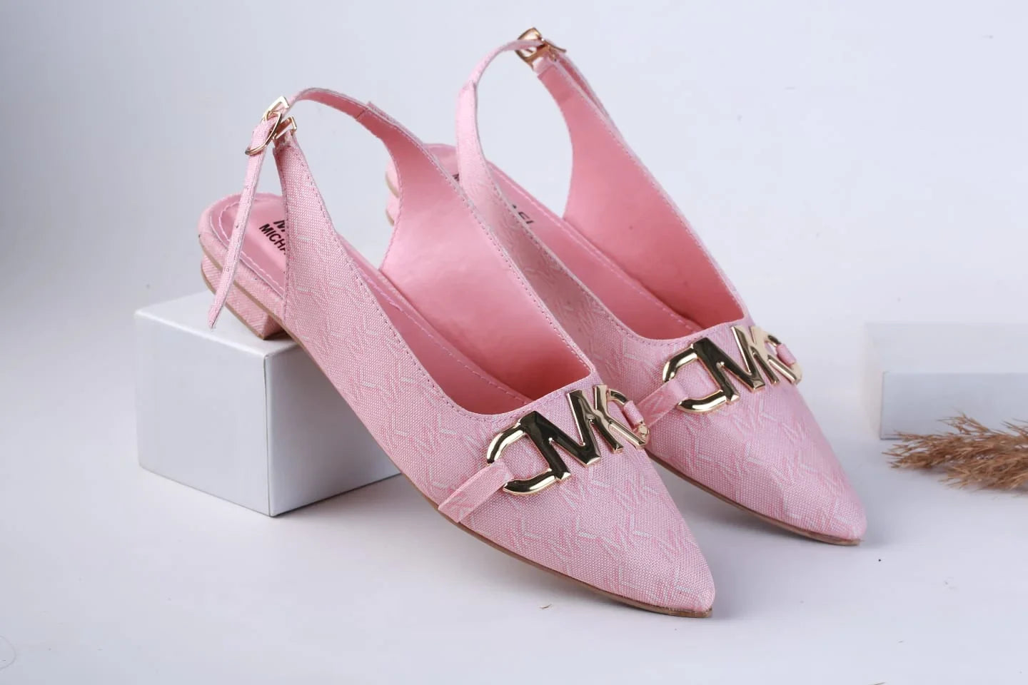 MICHAEL KORS POINTED TOE FLAT PUMPS - PINK