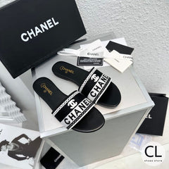 CHANEL FLAT SLIPPERS - BLACK