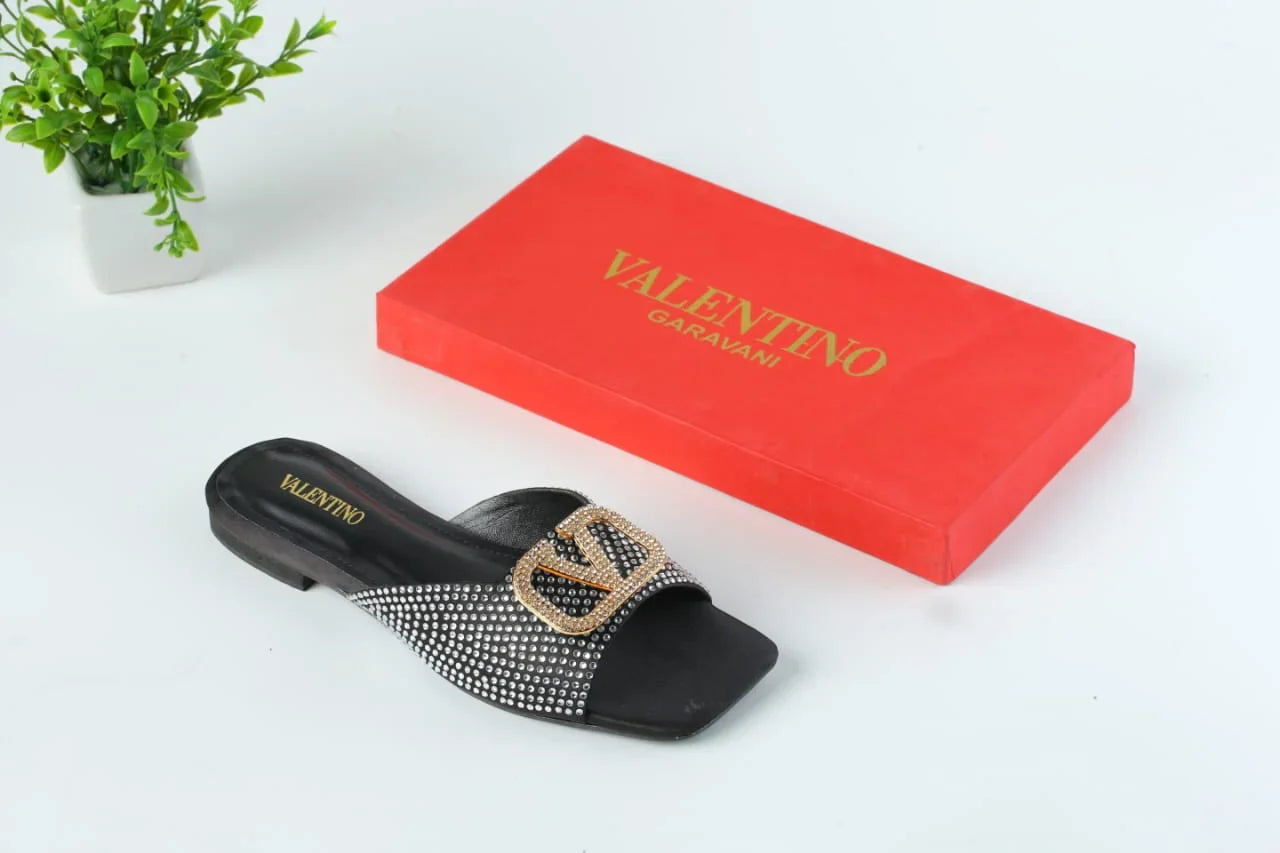 VLOGO RHINESTONE BUCKLE FLAT SANDALS - BLACK