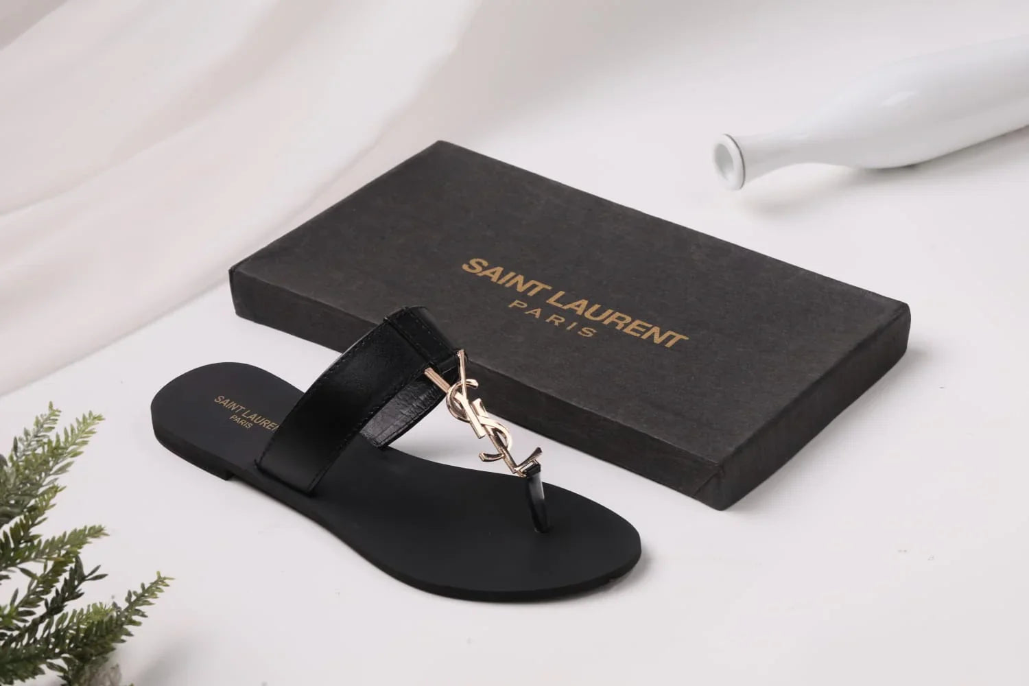 SAINT LAURENT CASSANDRA SLIPPER - BLACK