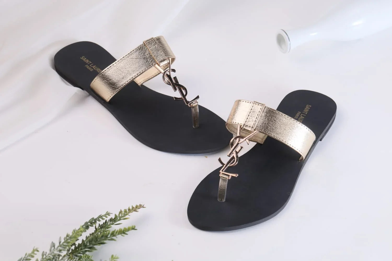 SAINT LAURENT CASSANDRA SLIPPER - GOLDEN