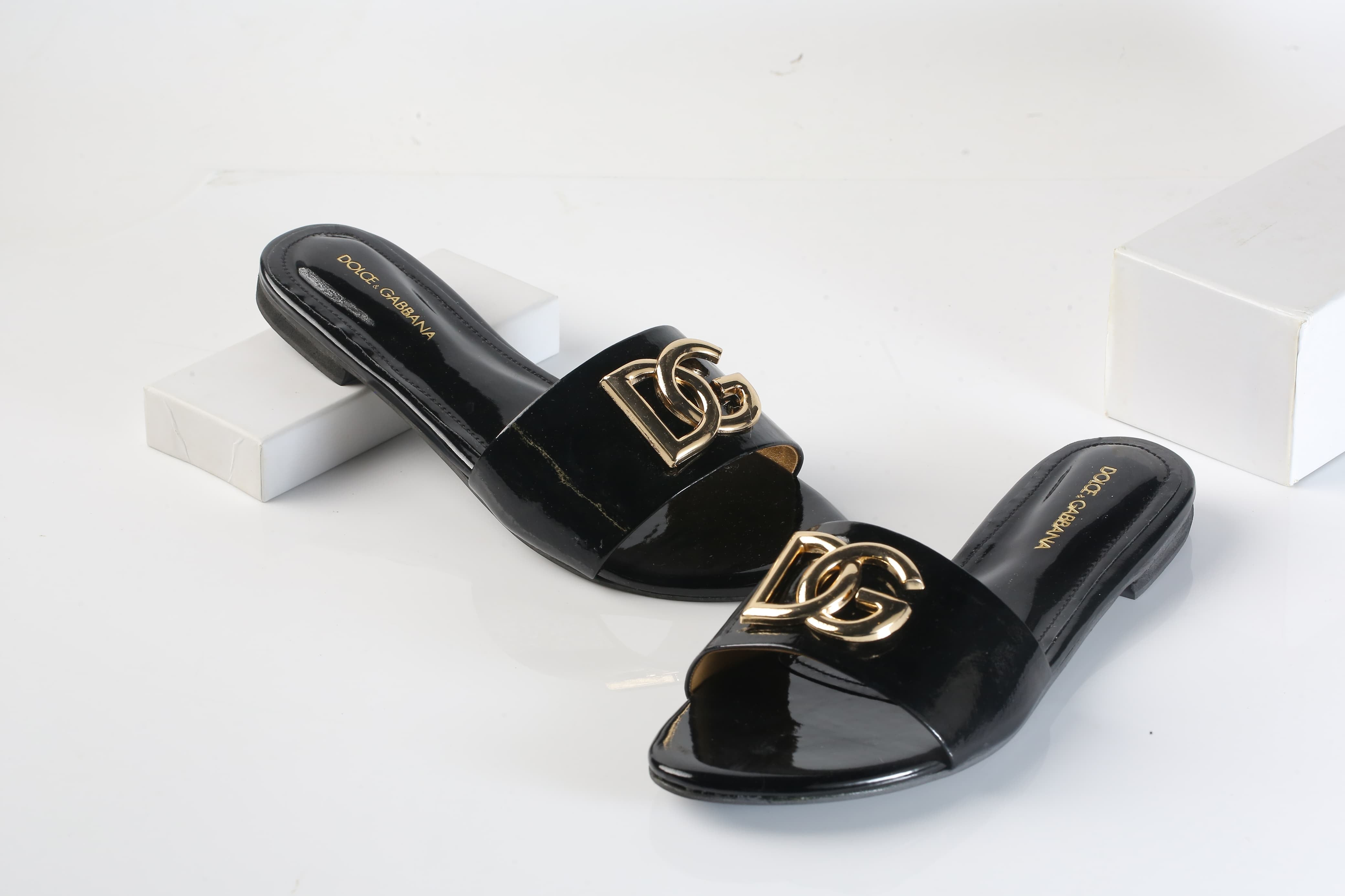 DOLCE & GABBANA SLIDE SANDALS - BLACK