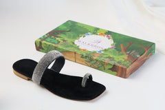 WALKBROS WOMEN'S MASH STRAP SLIPPERS - BLACK