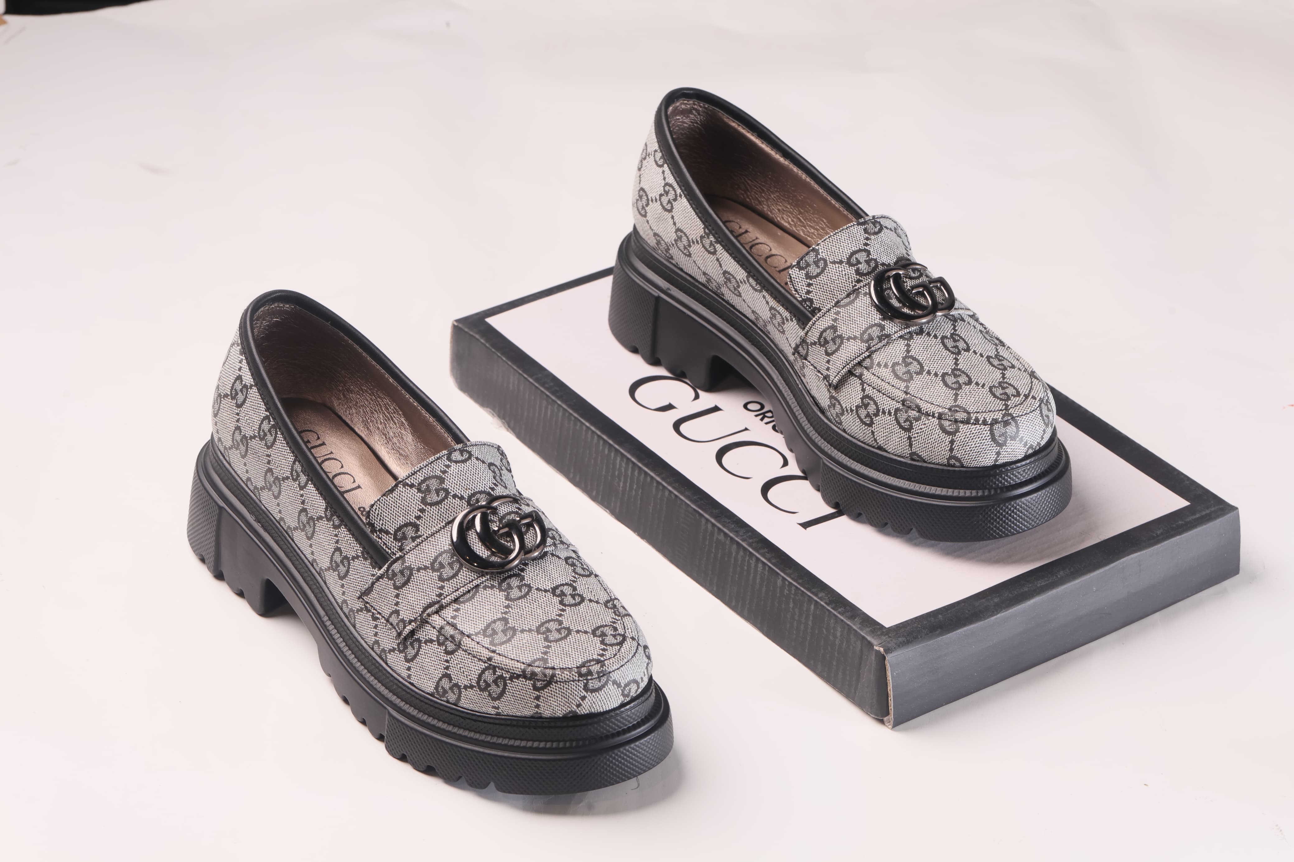 BLACK SHOES FOR WOMEN'S