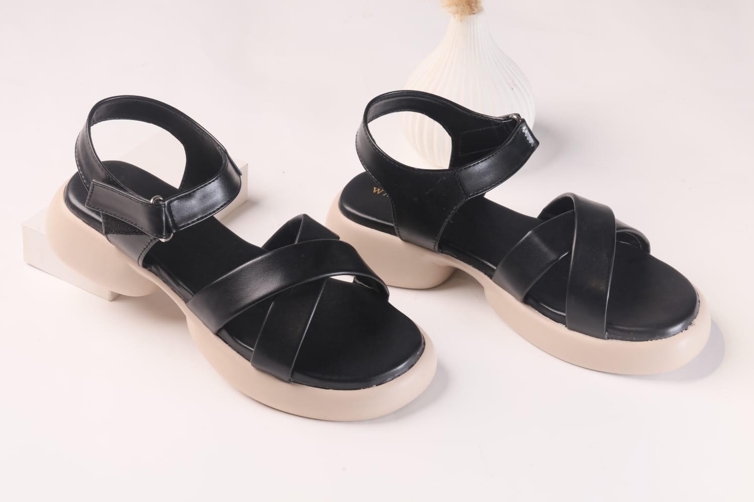 WALKBROS MEDICATED WEDGES SANDALS {  2  } - BLACK