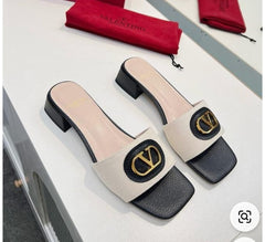 VALENTINO GARAVANI VLOGO SIGNATURE SANDALS FOR WOMEN - BLACK