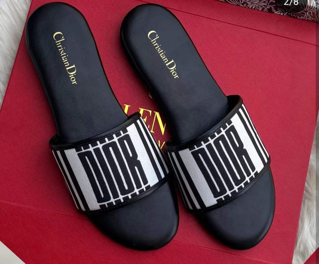 CHRISTIAN DIOR DWAY SLIDES Embroidered with Christian Dior Graphique Motif