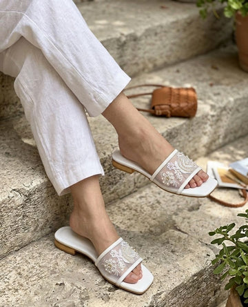 Viral Hand Made Flats = White