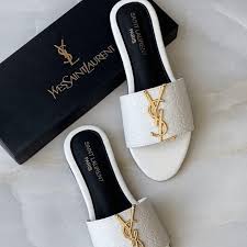 CROCODILE SLIPPERS - WHITE