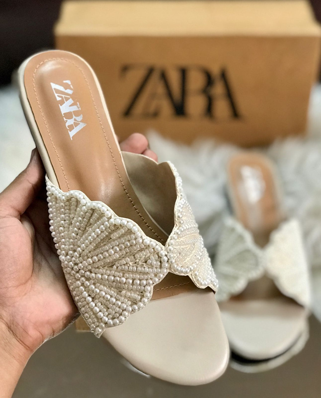 Elegant Pearls Viral Slipper = Fawn
